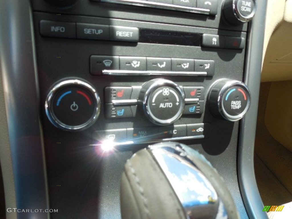 2009 Lincoln MKS Sedan Controls Photo #80683219