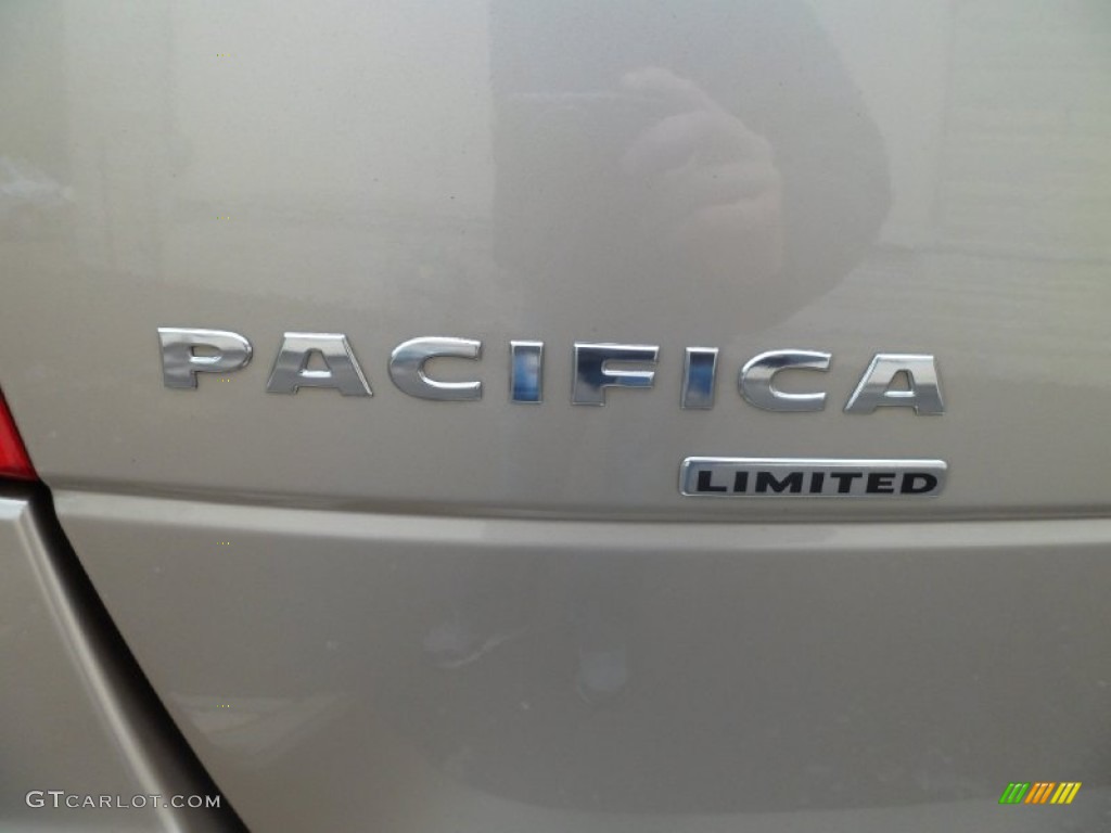 2007 Chrysler Pacifica Limited Marks and Logos Photos