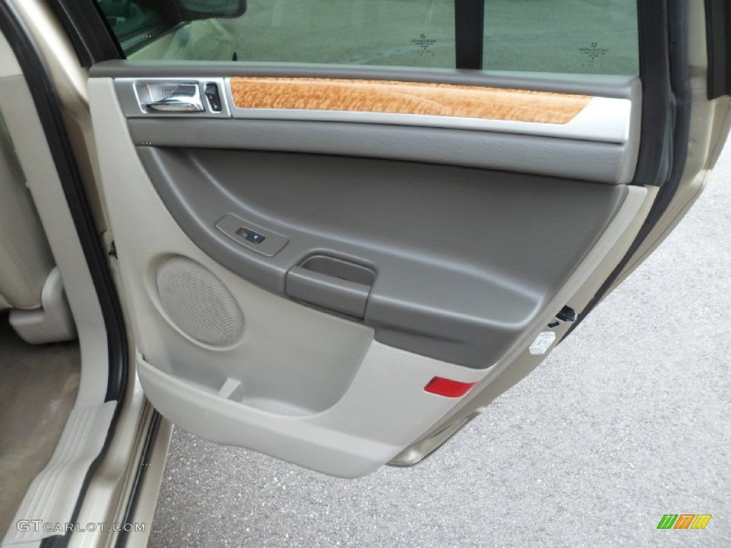 2007 Chrysler Pacifica Limited Pastel Slate Gray Door Panel Photo #80687411