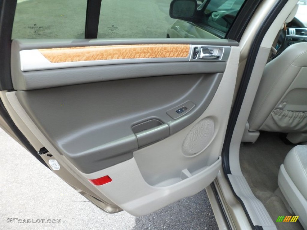 2007 Chrysler Pacifica Limited Pastel Slate Gray Door Panel Photo #80687656