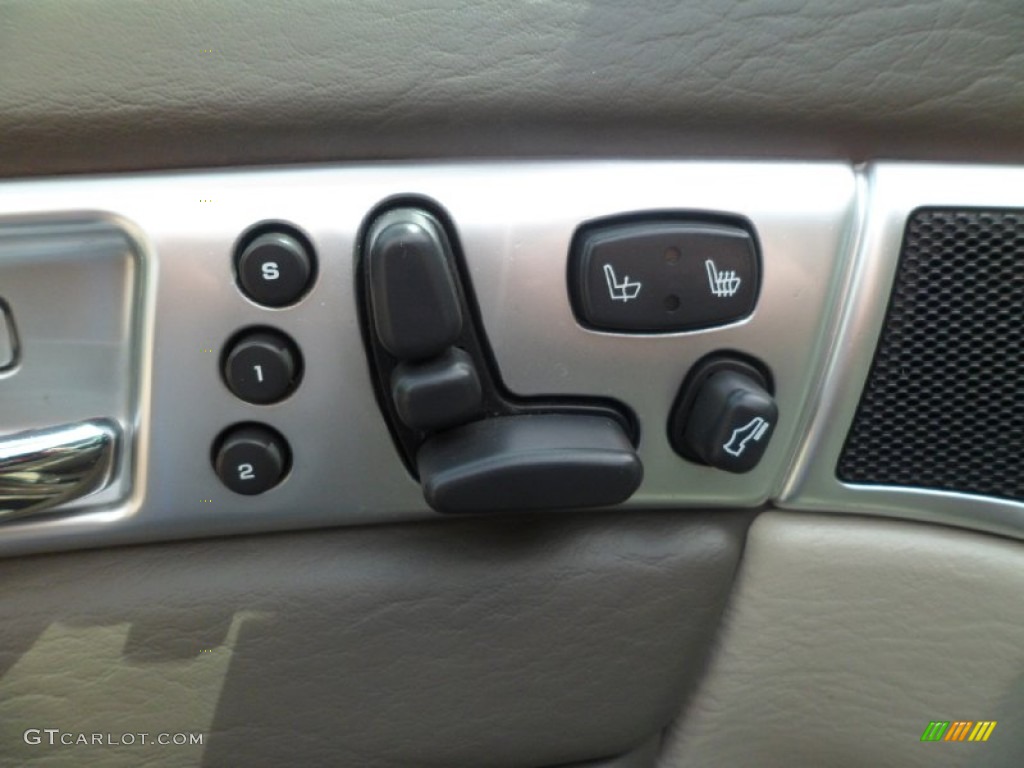 2007 Chrysler Pacifica Limited Controls Photo #80687747