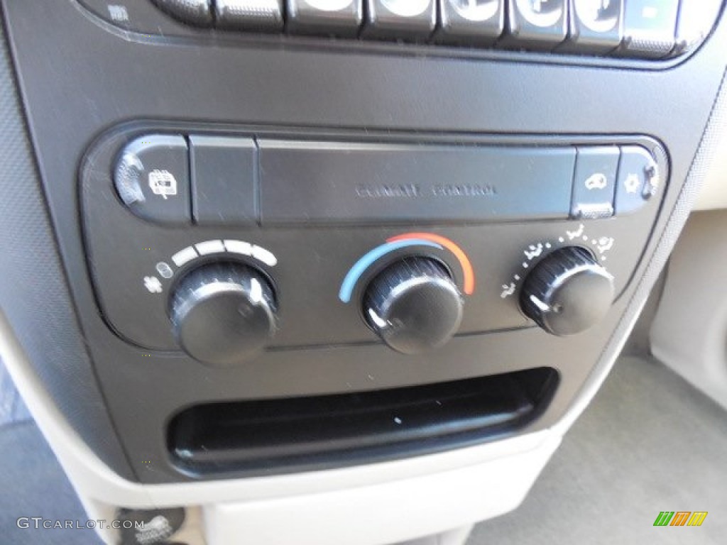 2007 Caravan SE - Magnesium Green Pearl / Medium Slate Gray photo #22