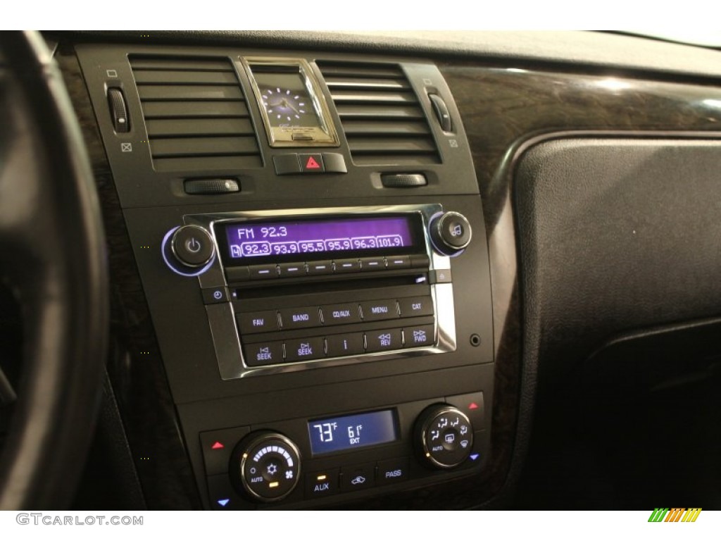 2009 Cadillac DTS Standard DTS Model Controls Photo #80689250