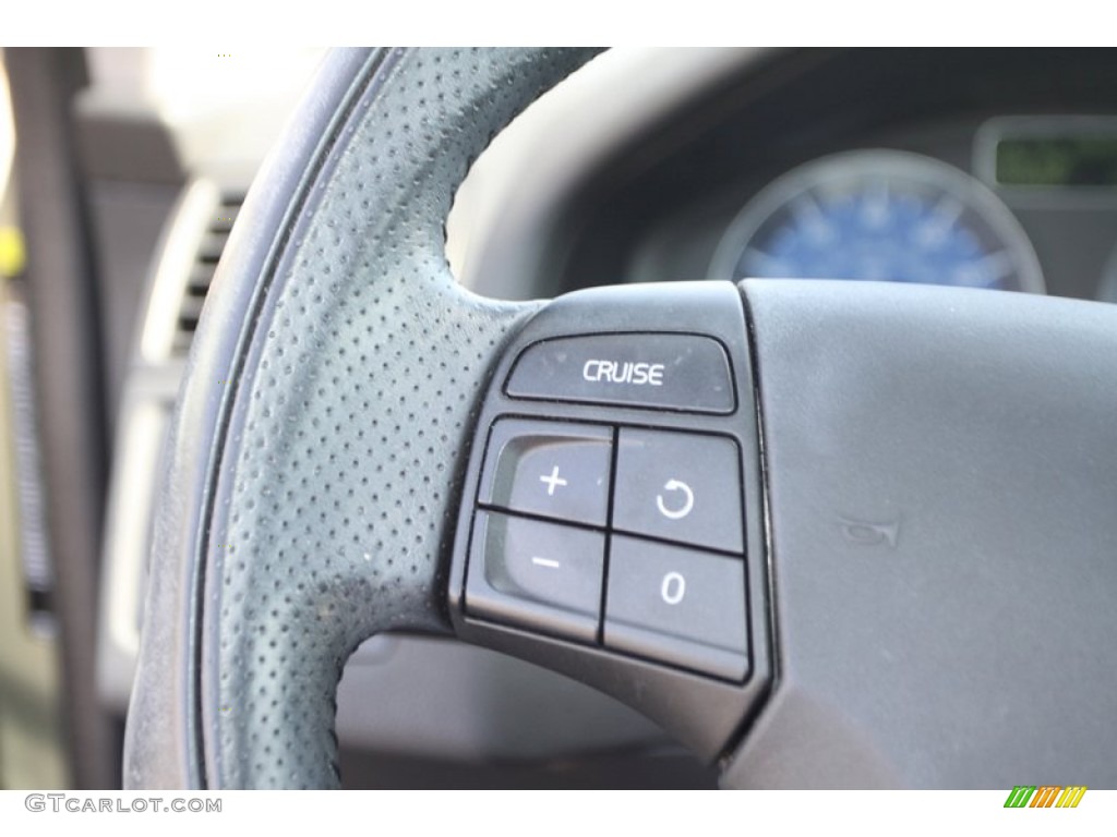 2010 Volvo C30 T5 R-Design Controls Photo #80692598