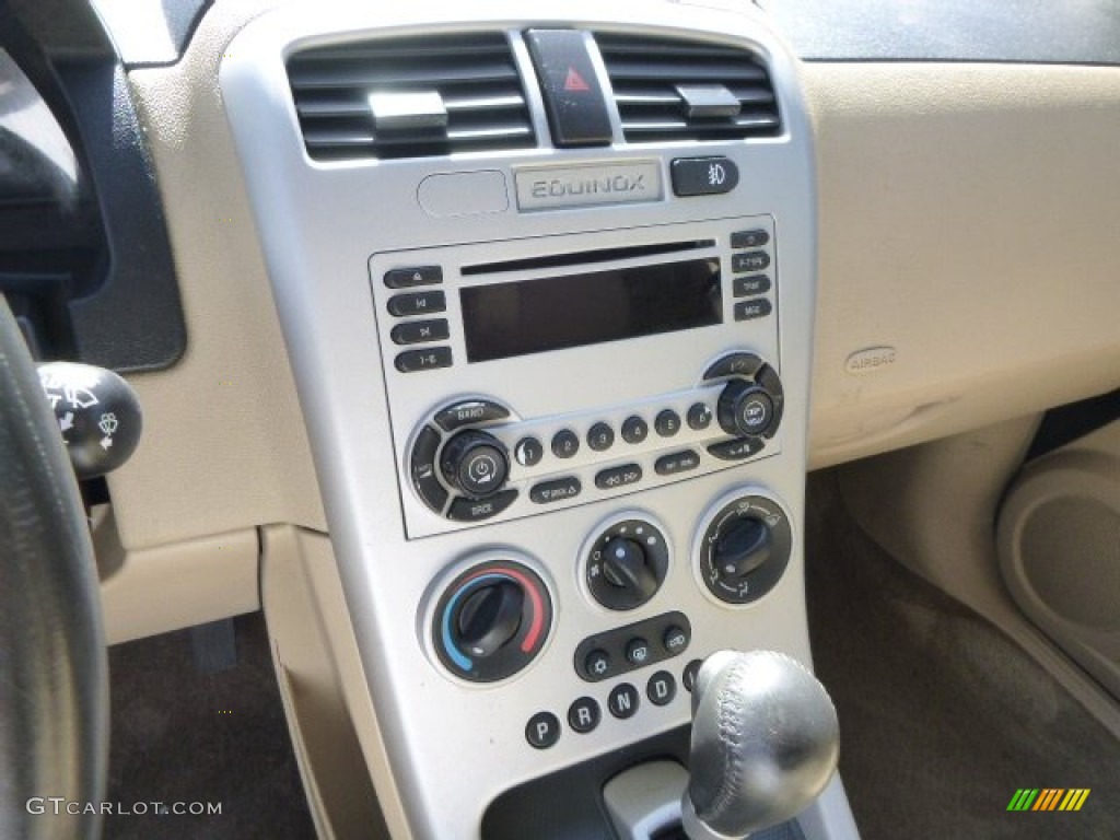2005 Chevrolet Equinox LT AWD Controls Photo #80693671