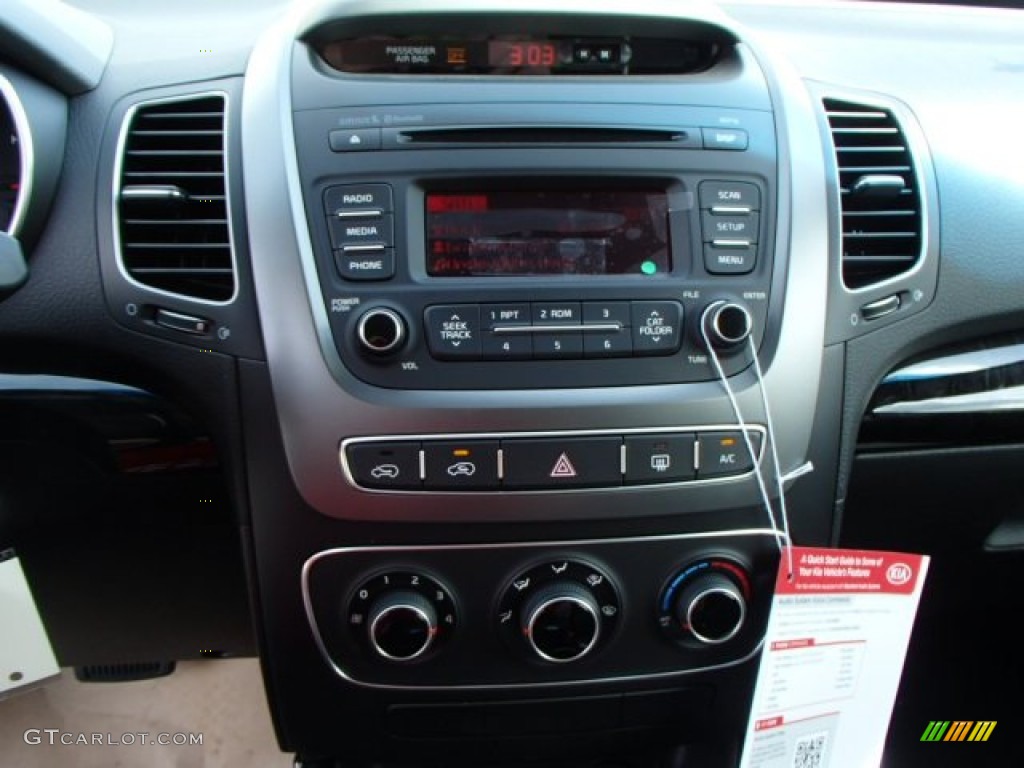 2014 Kia Sorento LX AWD Controls Photo #80696660