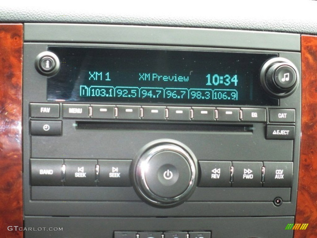 2010 Chevrolet Avalanche LS 4x4 Audio System Photos