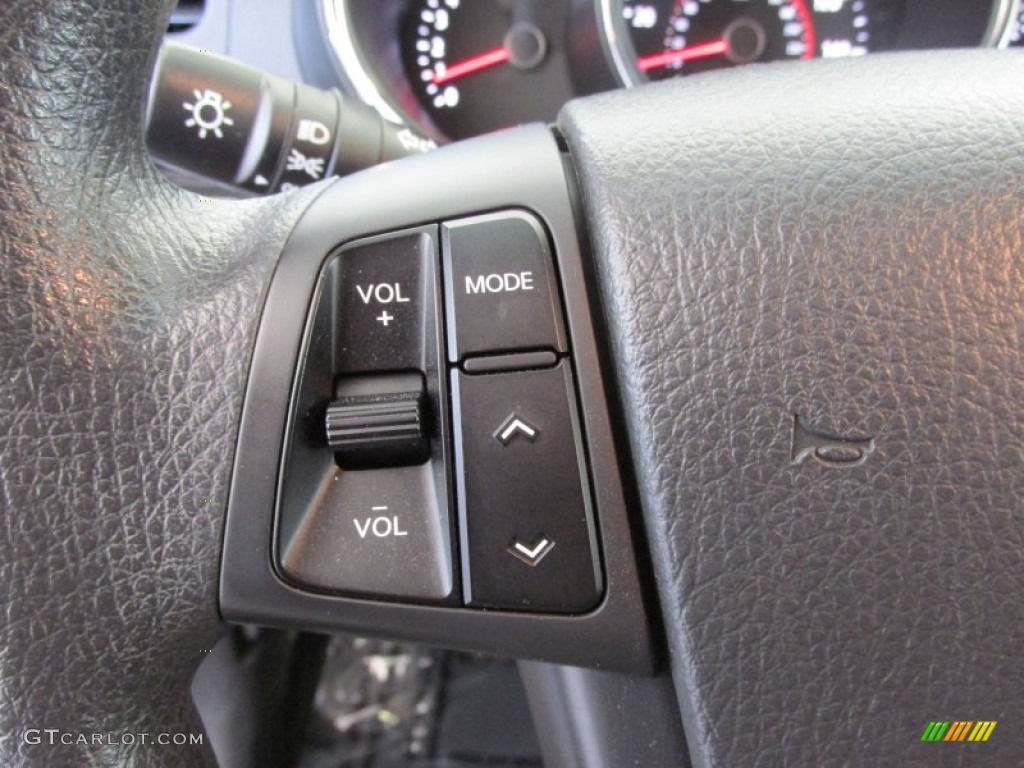 2011 Kia Sorento LX AWD Controls Photo #80698892