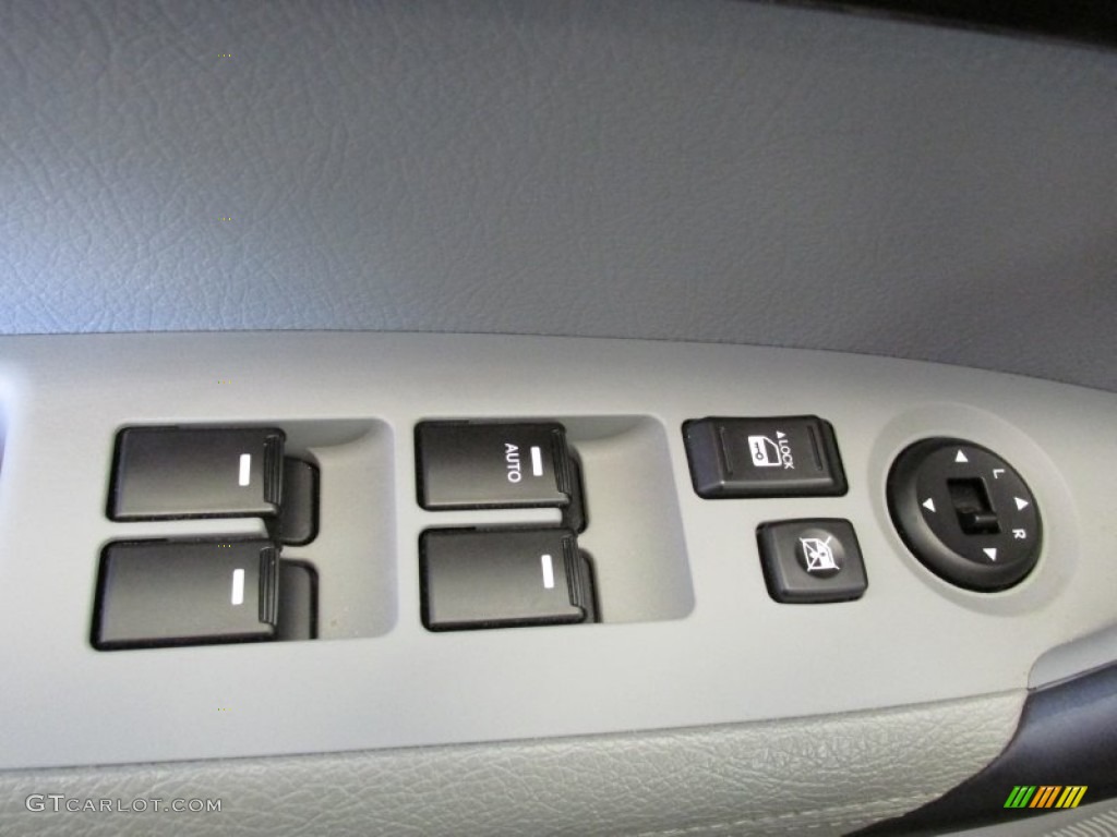 2011 Kia Sorento LX AWD Controls Photos