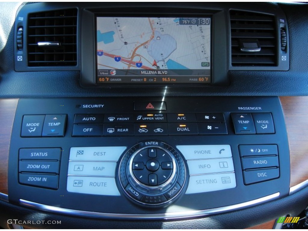 2007 Infiniti M 35 Sedan Controls Photo #80699592