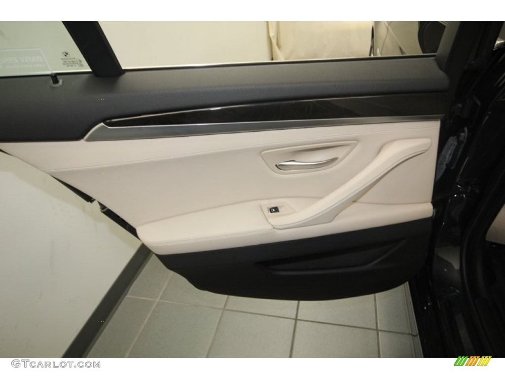 2011 BMW 5 Series 535i Sedan Venetian Beige Door Panel Photo #80699715