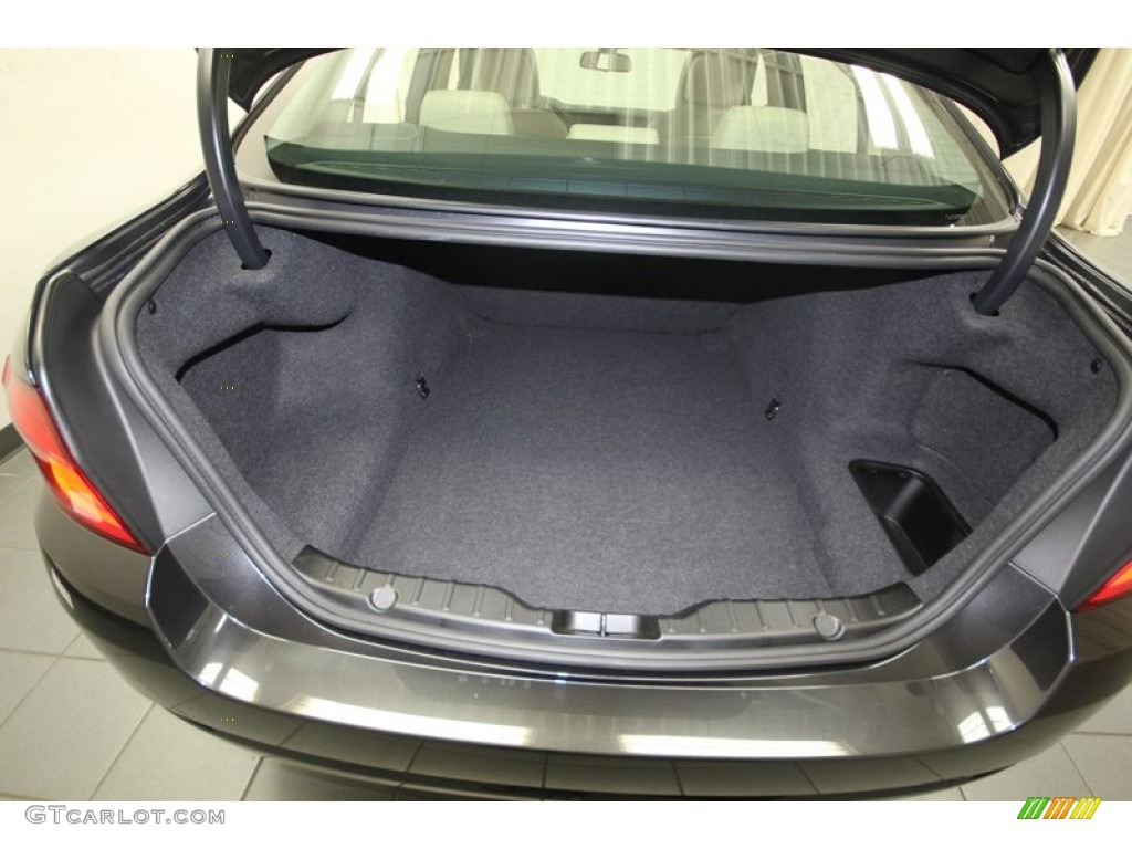 2011 BMW 5 Series 535i Sedan Trunk Photo #80699825