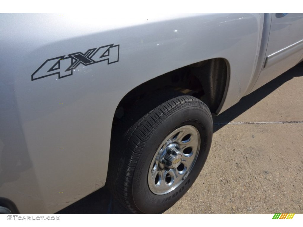 2011 Silverado 1500 LS Crew Cab 4x4 - Sheer Silver Metallic / Dark Titanium photo #6