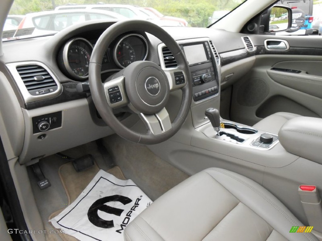 Dark Graystone/Medium Graystone Interior 2011 Jeep Grand Cherokee Laredo X Package 4x4 Photo #80701820