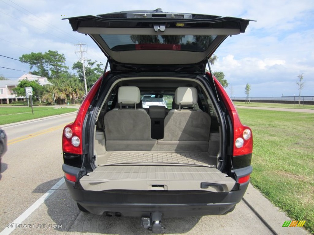 2006 Volvo XC90 2.5T Trunk Photo #80705717