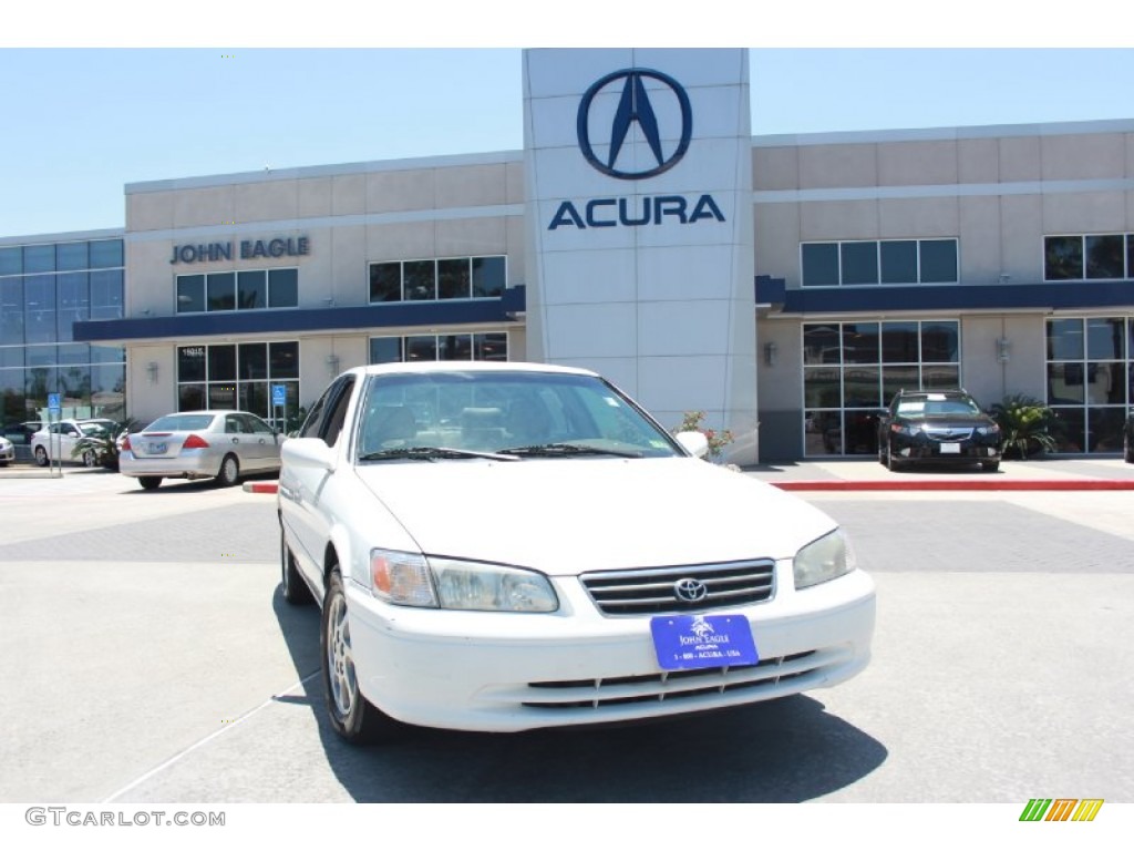 2000 Camry LE - Super White / Oak photo #1