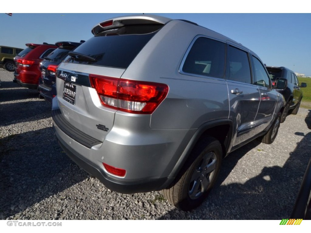 2013 Grand Cherokee Laredo - Bright Silver Metallic / Dark Graystone/Medium Graystone photo #4