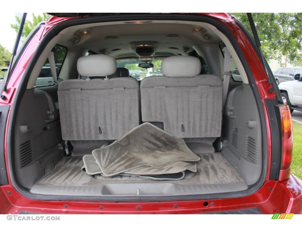 2005 GMC Envoy XL SLT Trunk Photos