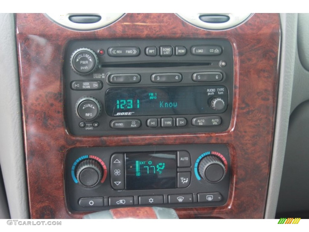 2005 GMC Envoy XL SLT Controls Photo #80711774