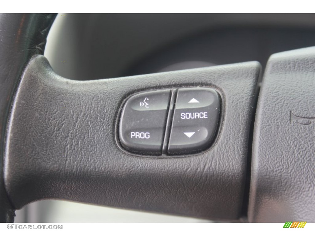 2005 GMC Envoy XL SLT Controls Photo #80711813