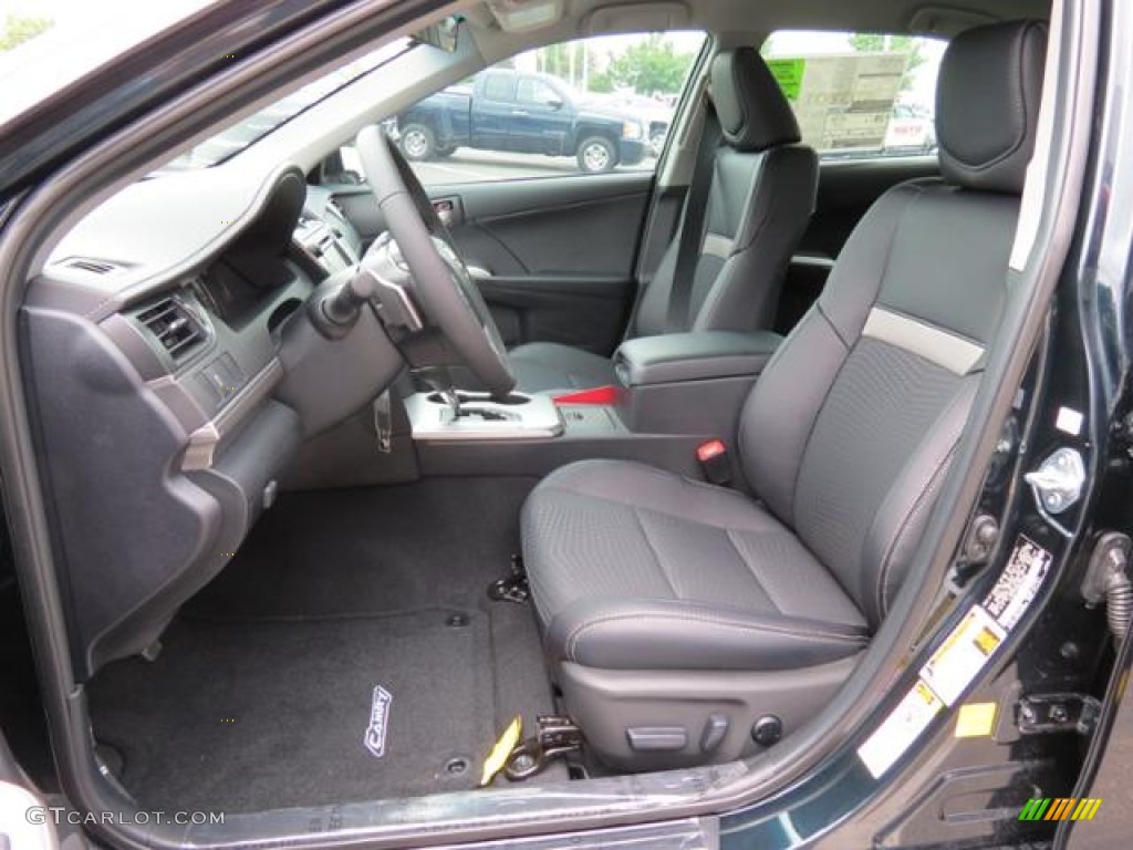 Black Interior 2013 Toyota Camry SE Photo #80713451