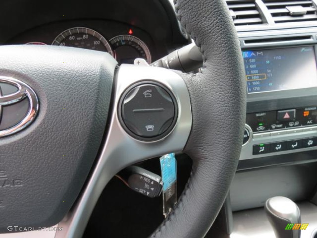 2013 Toyota Camry SE Controls Photo #80713553