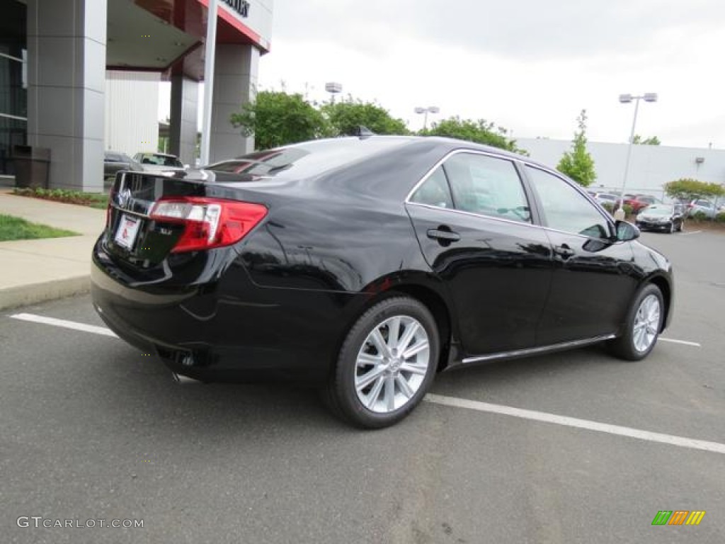 2013 Camry XLE V6 - Attitude Black Metallic / Ivory photo #20