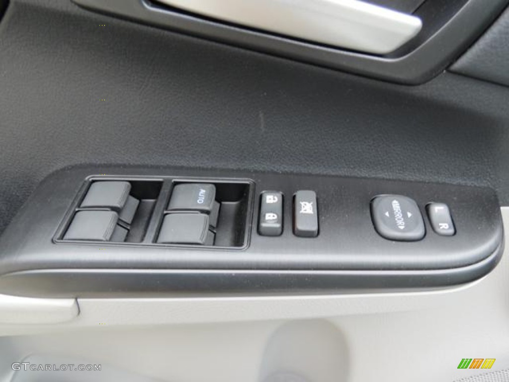 2013 Camry LE - Super White / Ash photo #10