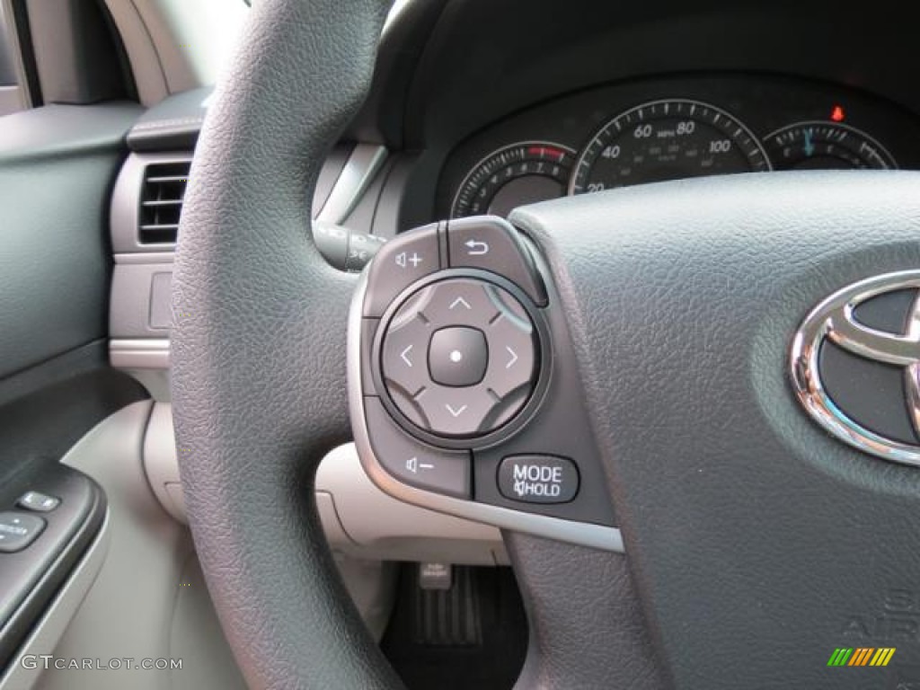2013 Toyota Camry LE Controls Photo #80714234
