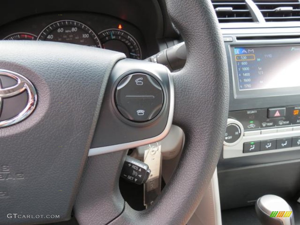 2013 Toyota Camry LE Controls Photo #80714252