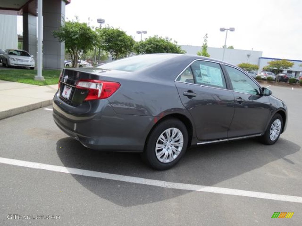 2013 Camry LE - Magnetic Gray Metallic / Ash photo #17