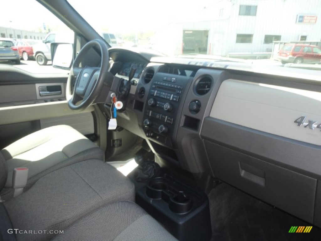 2010 F150 STX SuperCab 4x4 - Tuxedo Black / Medium Stone photo #13