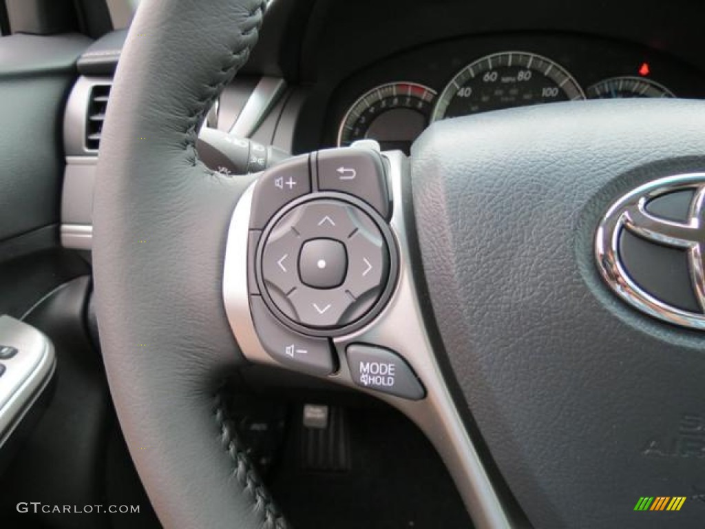 2013 Toyota Camry SE Controls Photo #80715249