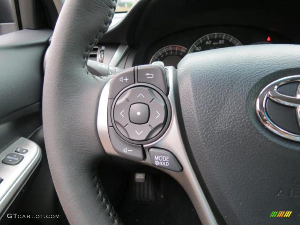 2013 Toyota Camry SE Controls Photo #80715923