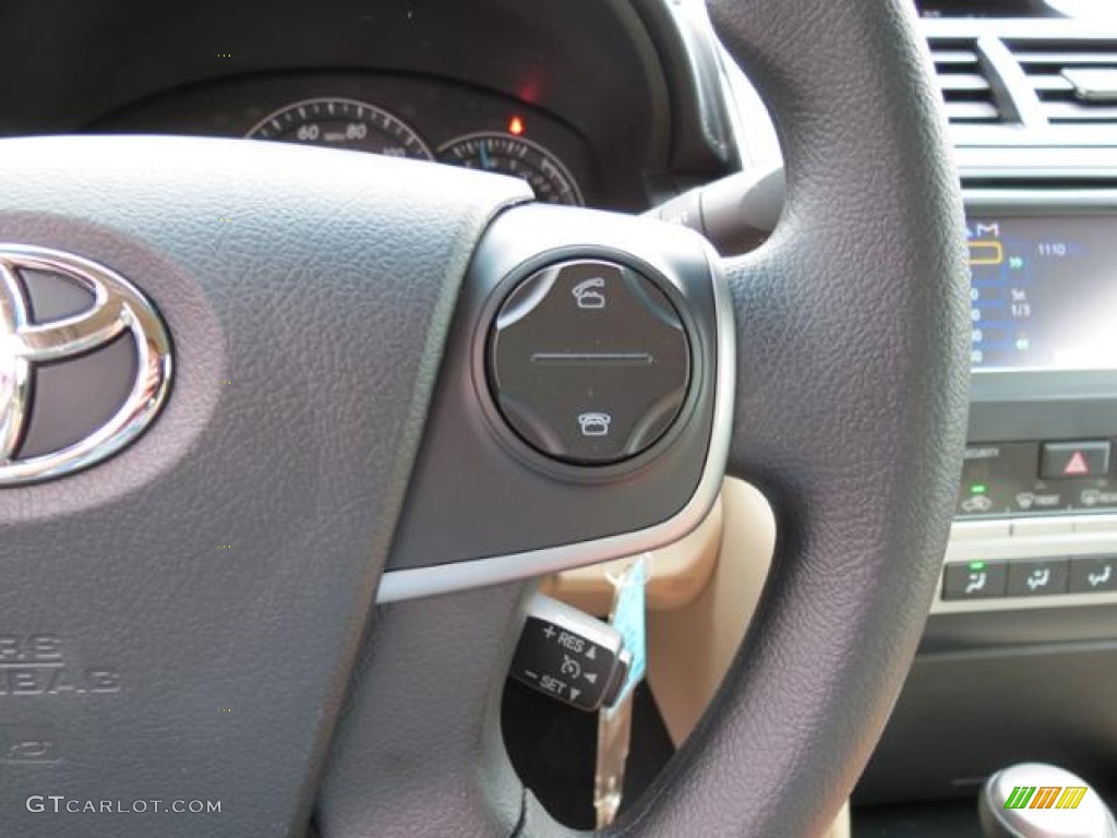 2013 Toyota Camry LE Controls Photo #80716262