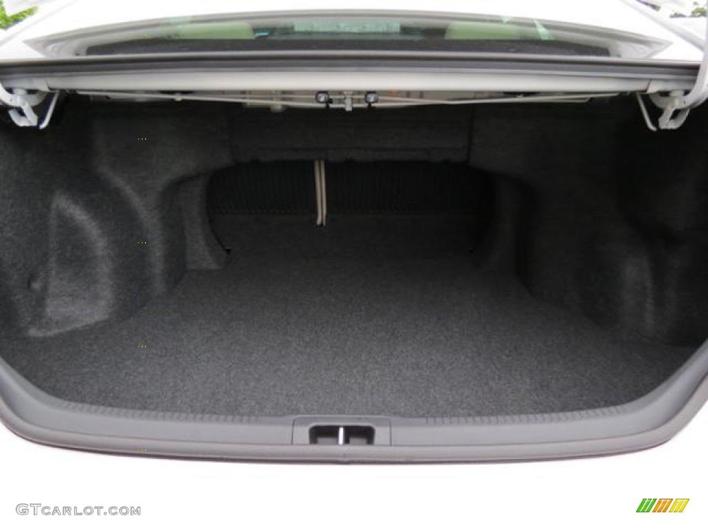 2013 Toyota Camry LE Trunk Photo #80716272
