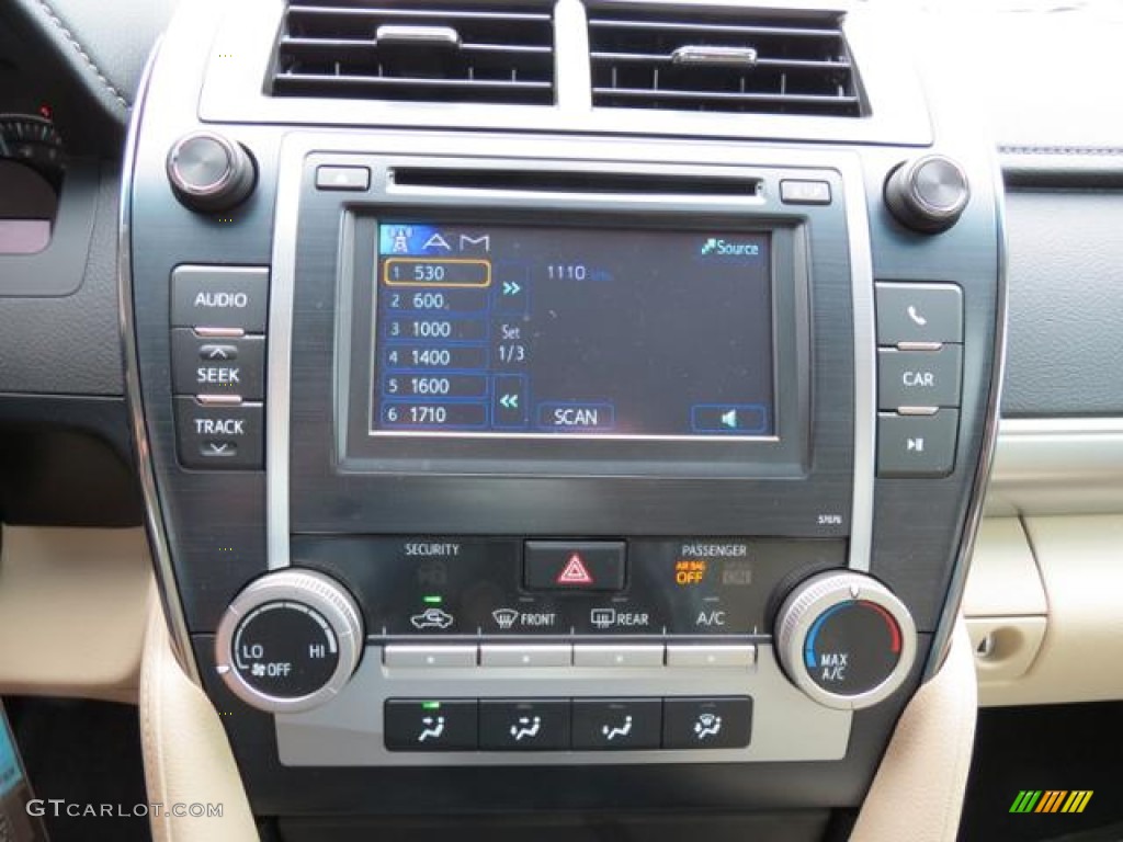 2013 Camry LE - Super White / Ivory photo #12