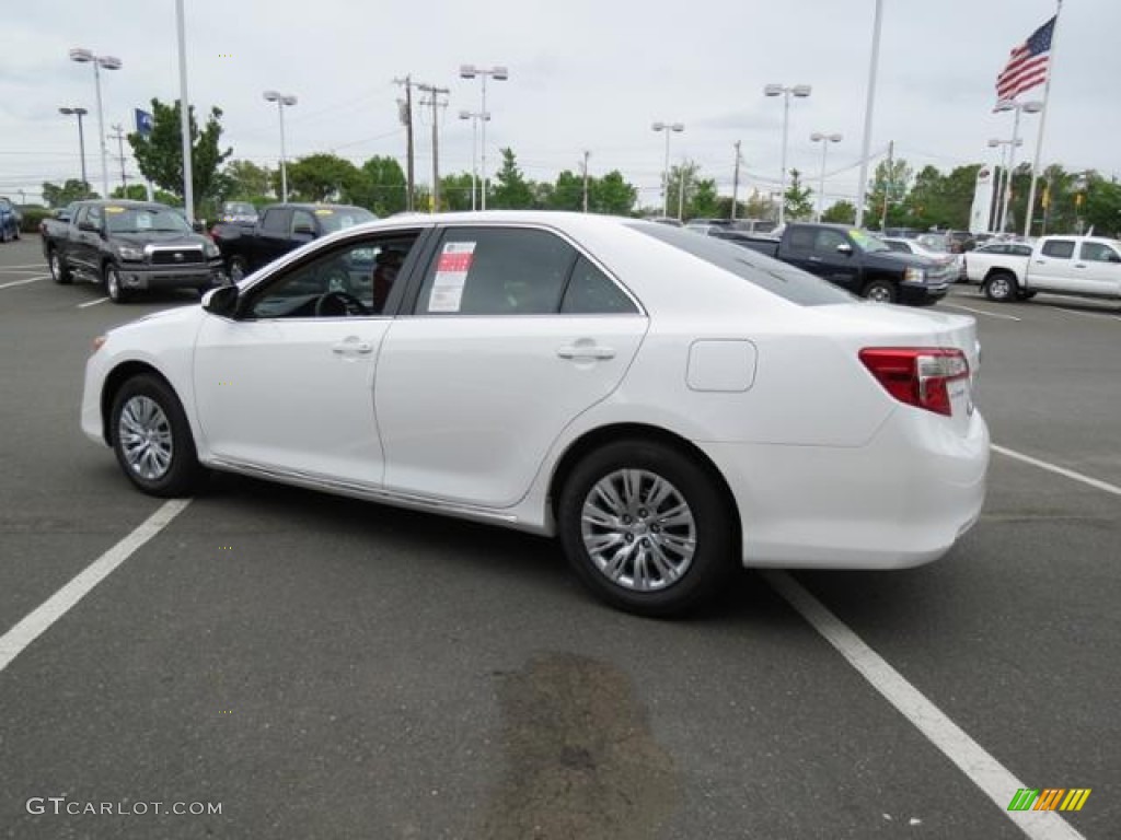 2013 Camry LE - Super White / Ivory photo #19