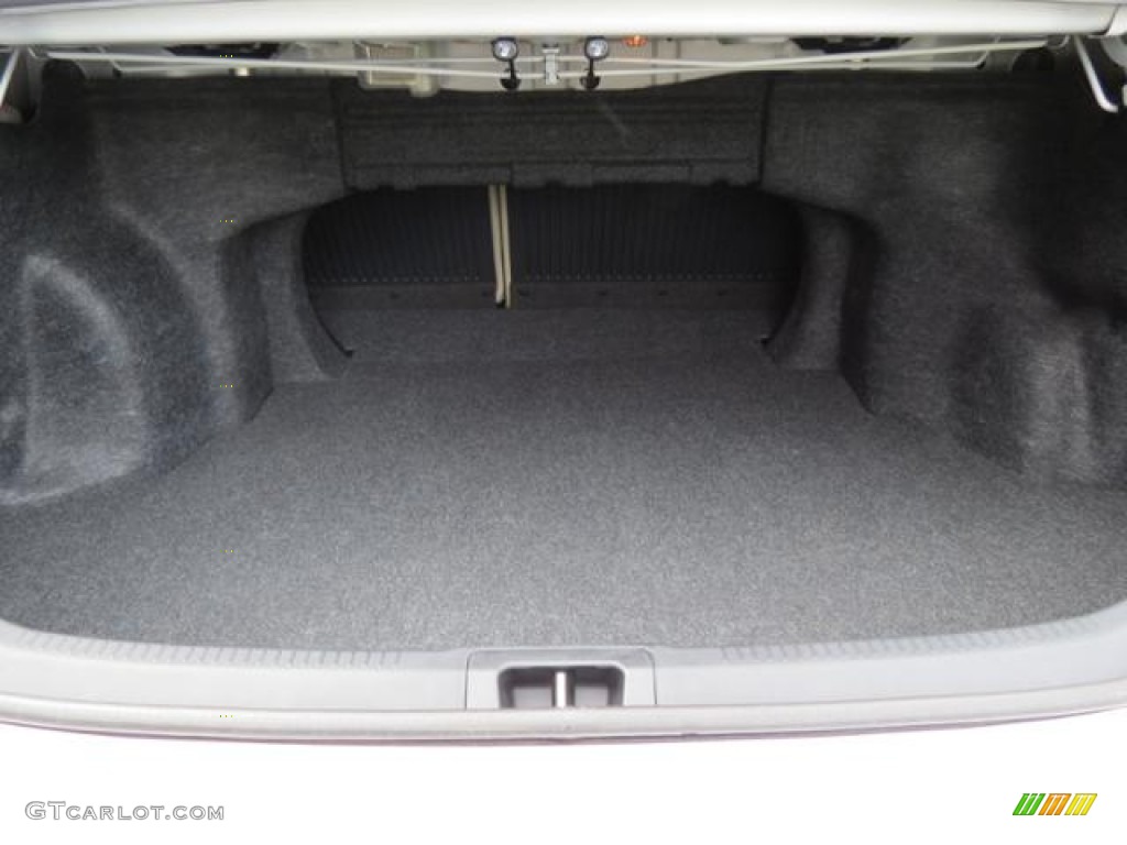 2013 Toyota Camry LE Trunk Photo #80716901