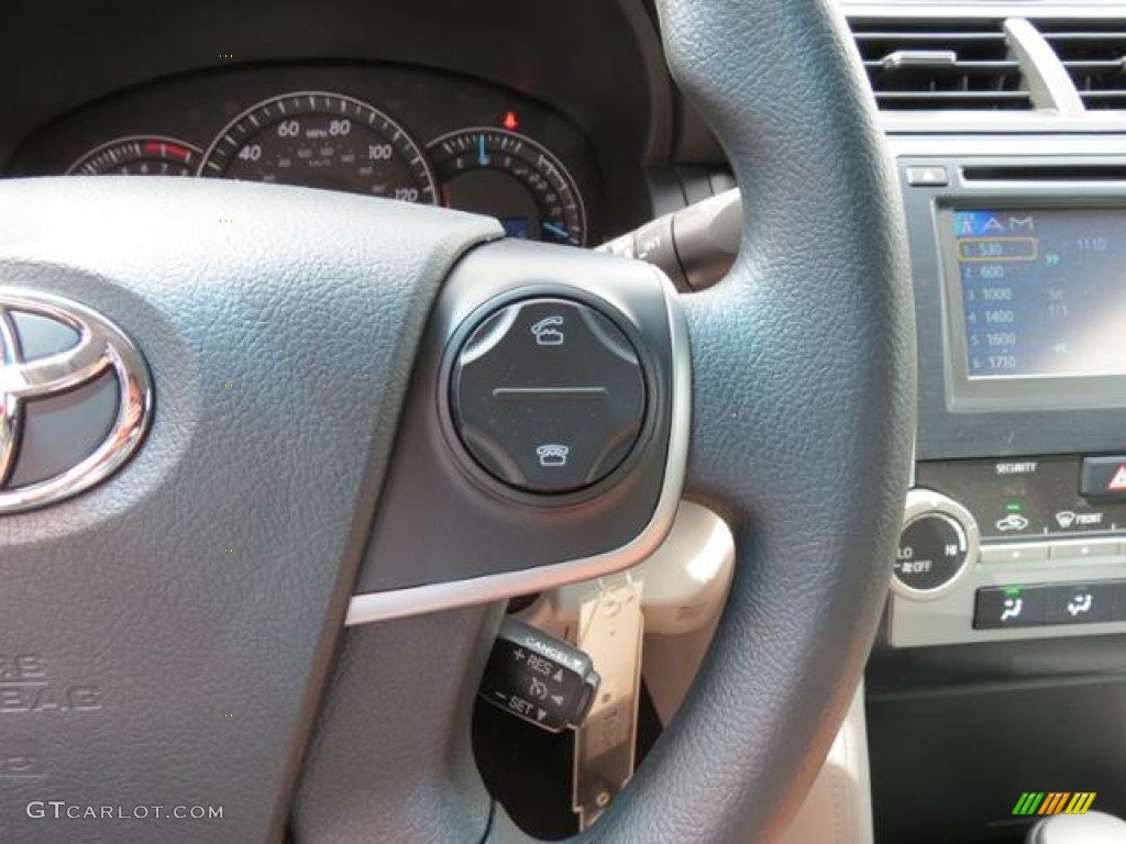 2013 Toyota Camry LE Controls Photo #80717216