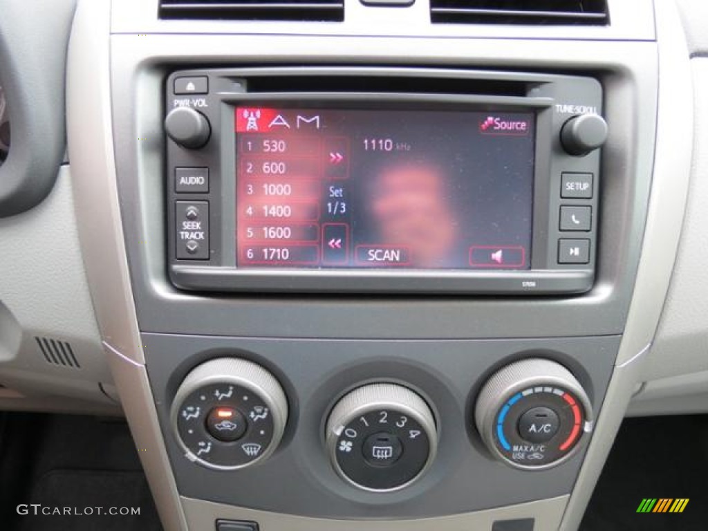 2013 Toyota Corolla LE Controls Photo #80719739