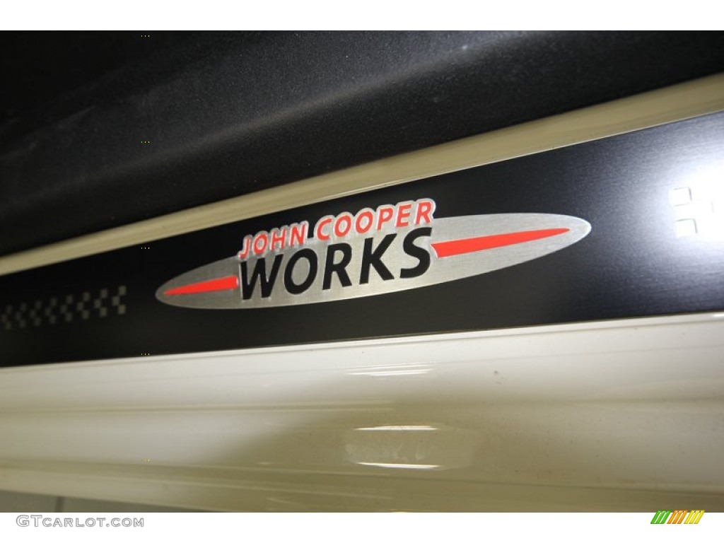 2013 Cooper S Coupe - Pepper White / Carbon Black photo #13