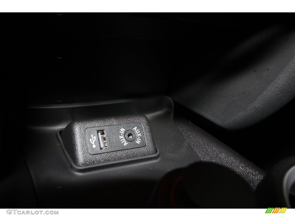 2013 Cooper S Coupe - Pepper White / Carbon Black photo #17