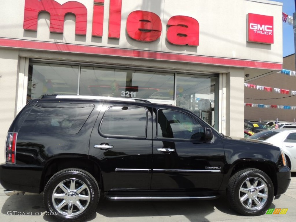 2013 Yukon Denali AWD - Onyx Black / Ebony photo #4