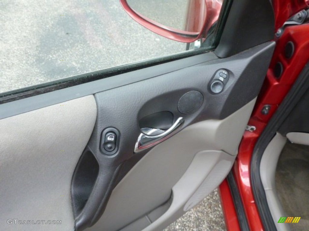 2003 L Series L300 Sedan - Medium Red / Gray photo #16