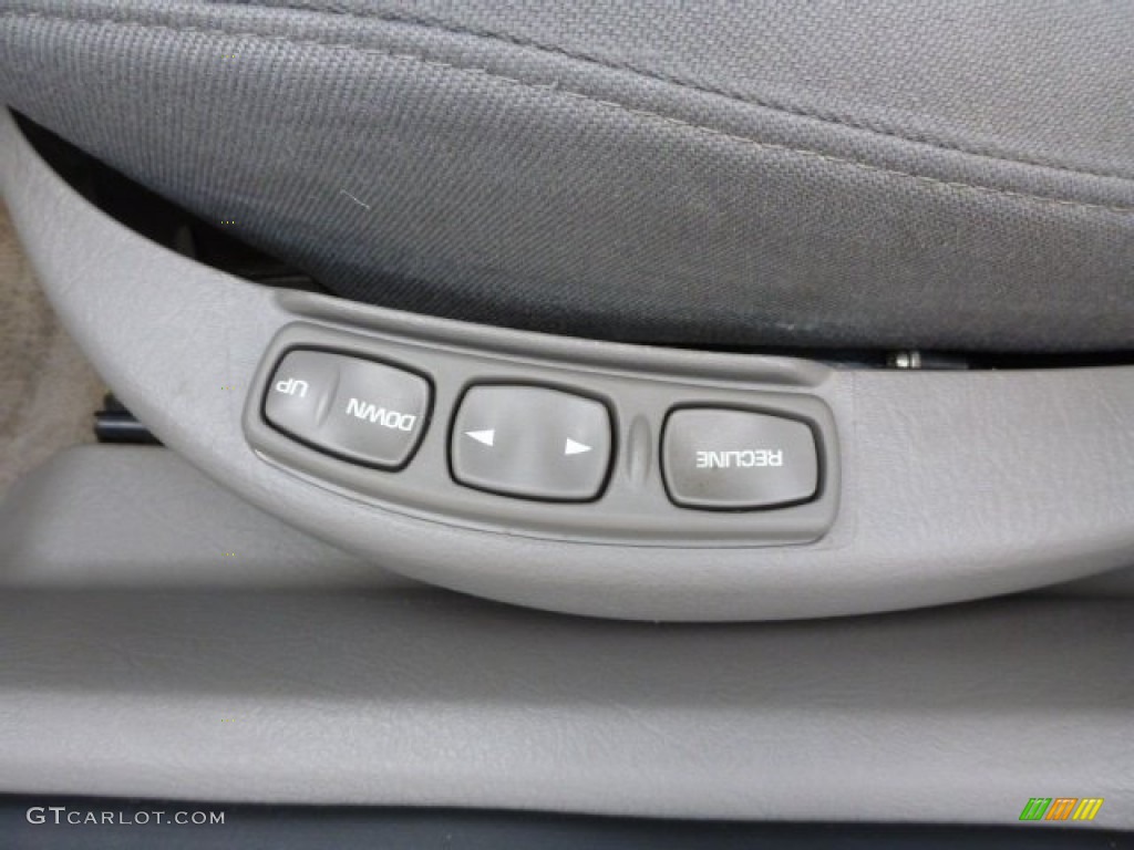 2003 L Series L300 Sedan - Medium Red / Gray photo #17