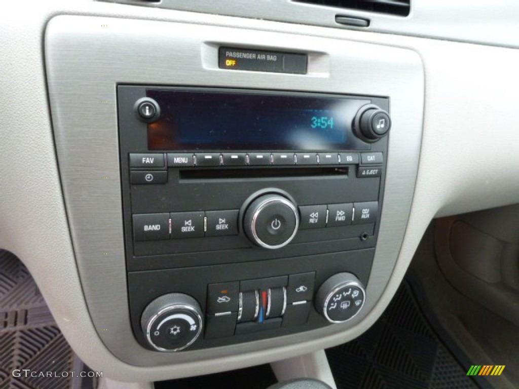 2006 Chevrolet Impala LT Controls Photo #80730145