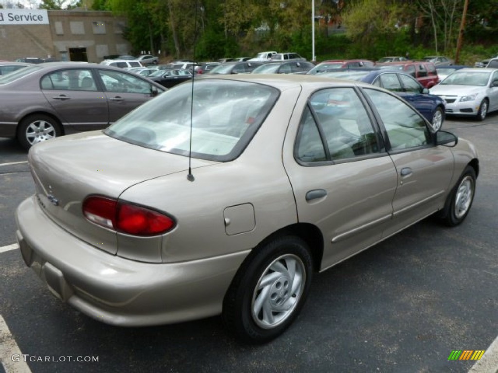 1999 Cavalier LS Sedan - Medium Sunset Gold Metallic / Neutral photo #3