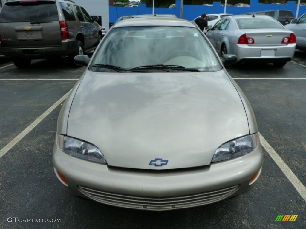1999 Cavalier LS Sedan - Medium Sunset Gold Metallic / Neutral photo #7