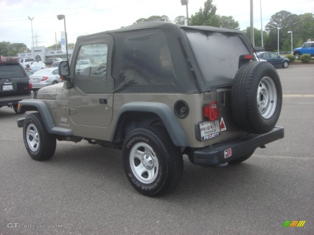2004 Wrangler SE 4x4 - Light Khaki Metallic / Khaki photo #4